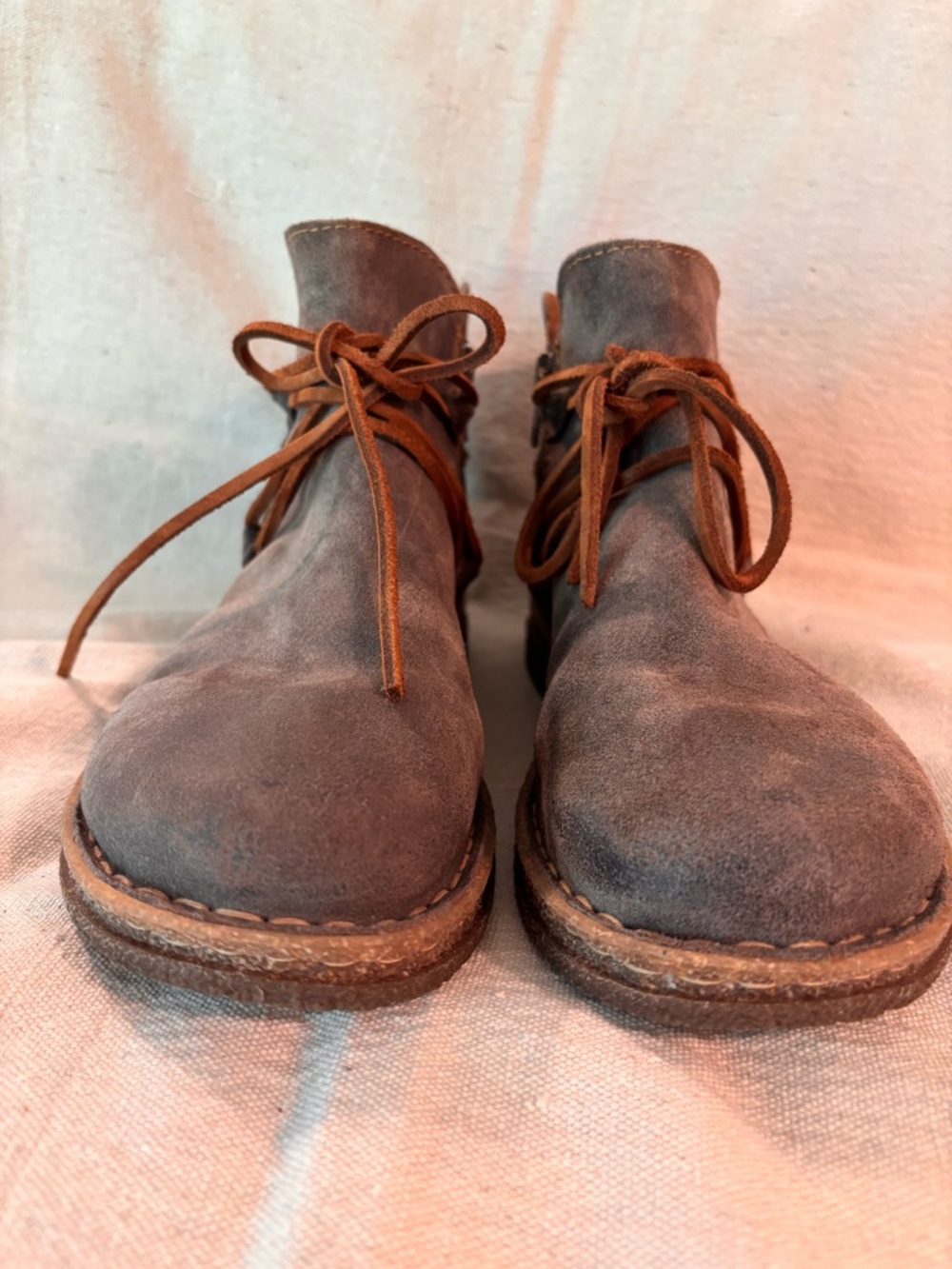 Born EUC Calyn distressed leather ankle boots - Picture 7 of 13